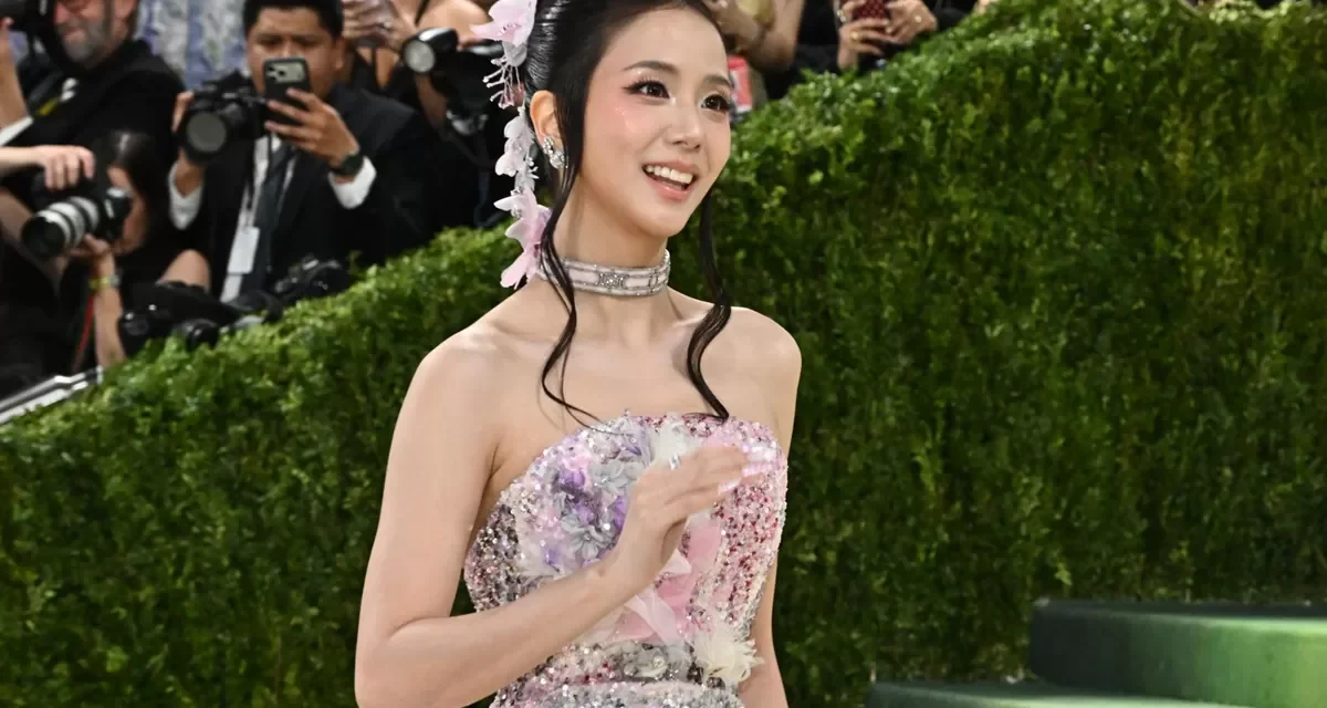 Polemik Gaun Pinjaman Seret Jisoo BLACKPINK, Ini Faktanya