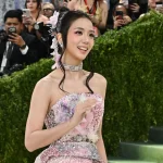 Polemik Gaun Pinjaman Seret Jisoo BLACKPINK, Ini Faktanya