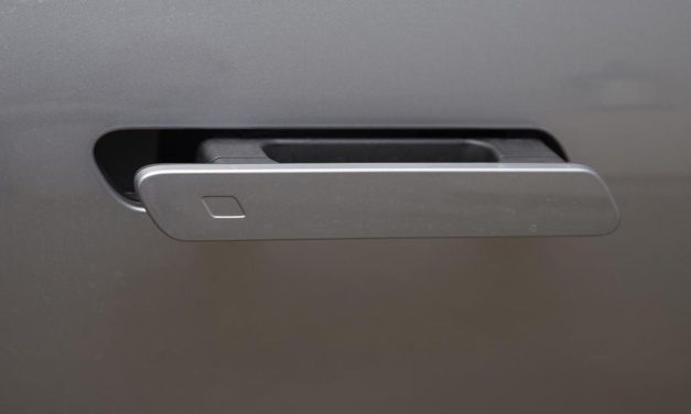 Peraturan Baru Di Tiongkok: Pegangan Pintu Mobil Rata Di Larang