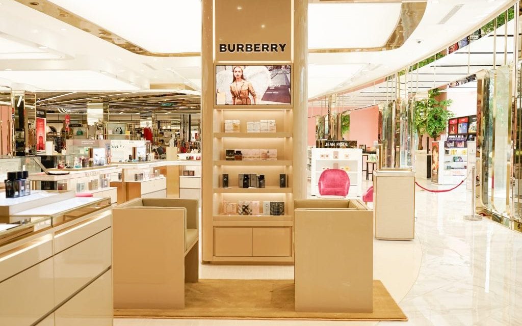 Brand Burberry Hadirkan Perpaduan Gaya Klasik Dengan Modern