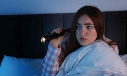 Tips Mengatasi Nyctophobia, Dari Teknik Relaksasi Hingga Terapi