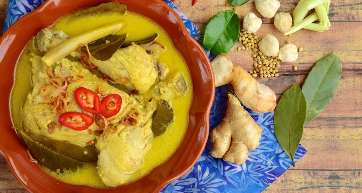 Opor Ayam, Kuliner Khas Indonesia yang Lezat Dan Kaya Tradisi